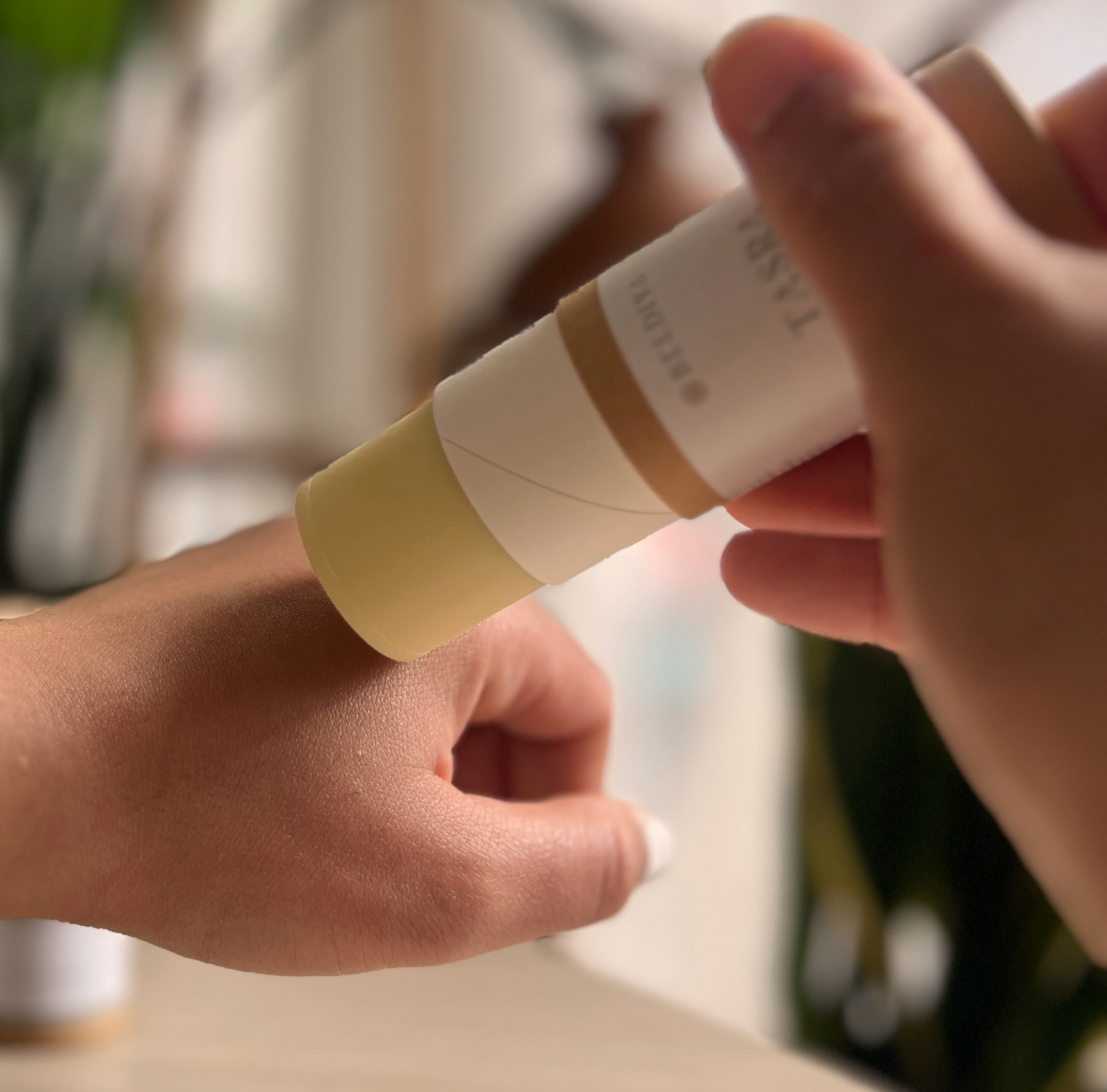 مرهم تامو العضوي لإنقاذ الأكزيما